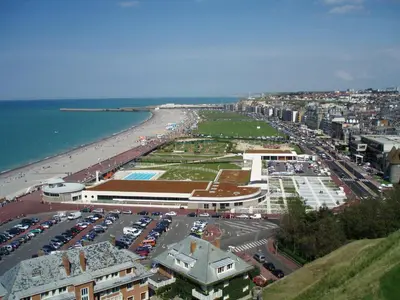 Vue générale sur la mer ou vue sur la mer prise depuis l'hôtel