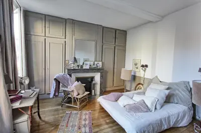Coin salon dans l'établissement Appartement type parisien 75m²
