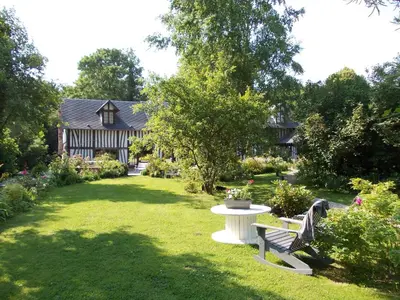 Jardin de l'établissement Le Moulin des Roses