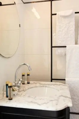 Salle de bains dans l'établissement Château de Miromesnil