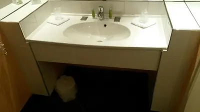 Salle de bains dans l'établissement Hotel Le Saint Aubin