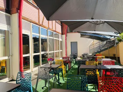 Restaurant ou autre lieu de restauration dans l'établissement Hotel Le Saint Aubin