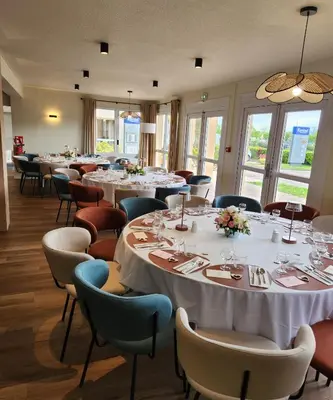 Restaurant ou autre lieu de restauration dans l'établissement Hôtel Nell - Axelle - Maison Tassoni