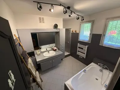 Salle de bains dans l'établissement Maison au calme à la campagne