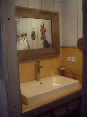 Salle de bains dans l'établissement La Grange des Marettes