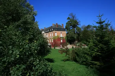 Jardin de l'établissement Chambres d'Hôtes & Gites La Chatellenie