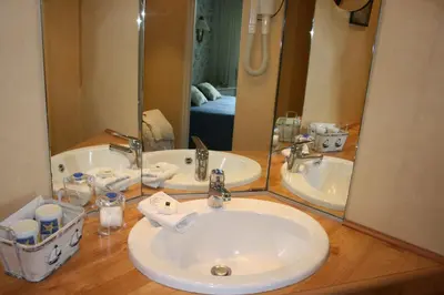 Salle de bains dans l'établissement Chambres d'Hôtes & Gites La Chatellenie