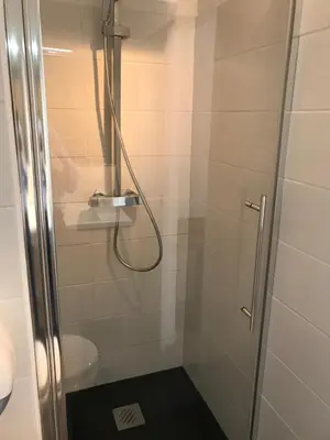 Salle de bains dans l'établissement Hotel l'Avenue