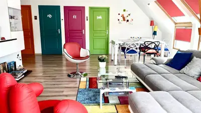 Coin salon dans l'établissement La Seine en couleurs