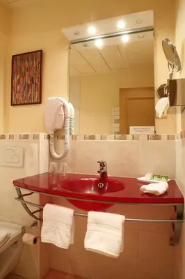 Salle de bains dans l'établissement La Villa