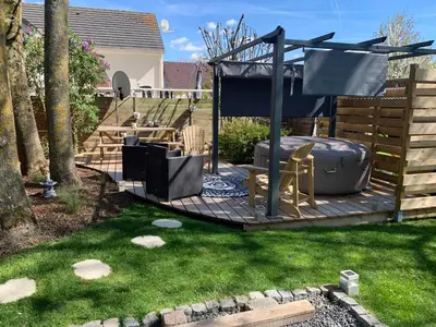 Jardin de l'établissement Le gite du Frene