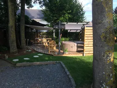 Jardin de l'établissement Le gite du Frene