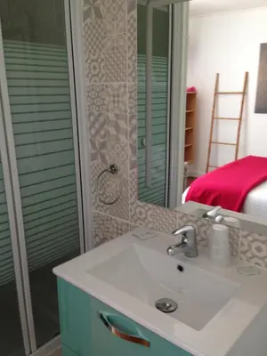 Salle de bains dans l'établissement Maison SOLAR