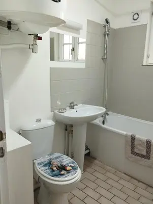 Salle de bains dans l'établissement La Plaisance