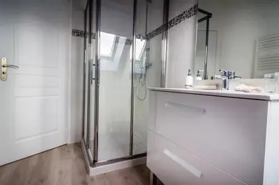 Salle de bains dans l'établissement Le Verger du Mesnil