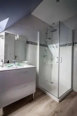 Salle de bains dans l'établissement Le Verger du Mesnil