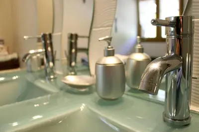 Salle de bains dans l'établissement En Bord de Seine