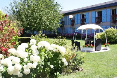 Jardin de l'établissement La Berteliere, The Originals Relais