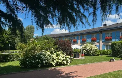 Jardin de l'établissement La Berteliere, The Originals Relais