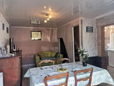 Coin salon dans l'établissement gîte le voyageur