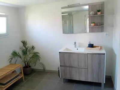 Salle de bains dans l'établissement Gite Le Chat Huant