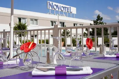 Restaurant ou autre lieu de restauration dans l'établissement Novotel Amiens Pôle Jules Verne