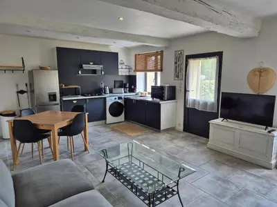 Cuisine ou kitchenette dans l'établissement L'Abaca 25