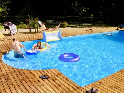 Piscine de l'établissement Chateau de la Vallee, Normandy ou située à proximité