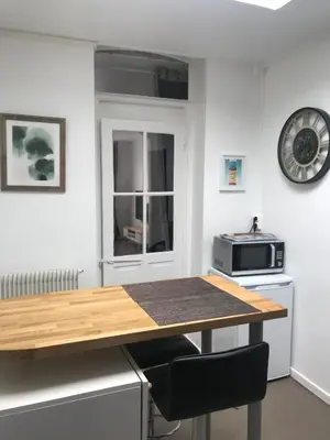 Cuisine ou kitchenette dans l'établissement Résidence Le Guyencourt Amiens Centre
