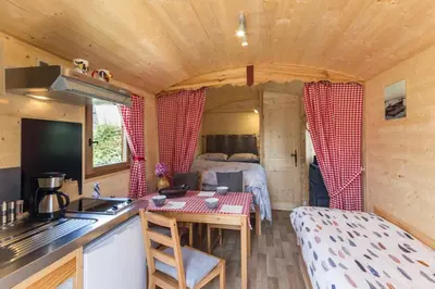 Cuisine ou kitchenette dans l'établissement LE CLOS BRAYON
