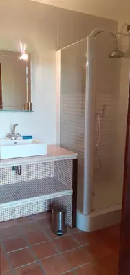 Salle de bains dans l'établissement La Maison de l'Isle