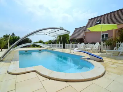 Piscine de l'établissement Holiday Home Folleville near Asterix Park ou située à proximité