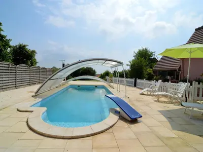 Piscine de l'établissement Holiday Home Folleville near Asterix Park ou située à proximité