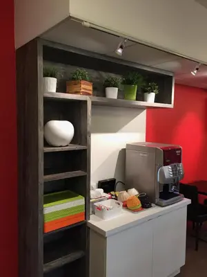 Cuisine ou kitchenette dans l'établissement Brit Hotel Rouen Sud Val De Reuil