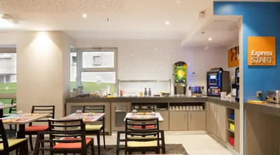 Cuisine ou kitchenette dans l'établissement Holiday Inn Express Amiens by IHG
