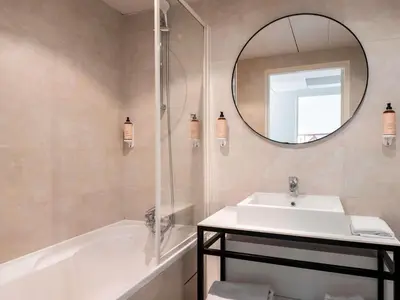 Salle de bains dans l'établissement Mercure Rouen Centre Champ de Mars