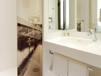 Salle de bains dans l'établissement Mercure Cergy Pontoise Centre