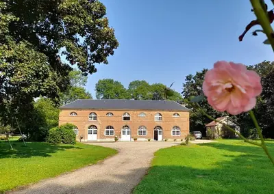 Jardin de l'établissement Les Ecuries du Château
