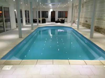 Piscine de l'établissement Le Château de Grèges ou située à proximité