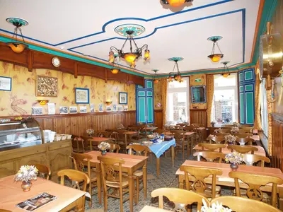 Restaurant ou autre lieu de restauration dans l'établissement Hôtel De Calais
