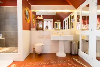 Salle de bains dans l'établissement VILLA la GLORIETTE