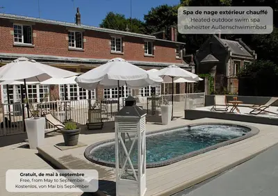 Piscine de l'établissement LA MAISON DES CHEVAUX ou située à proximité
