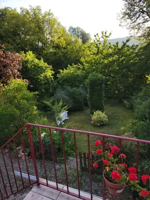 Jardin de l'établissement L'escale Arquaise, la maison au jardin fleuri à 5 min de dieppe 7 jours minimum