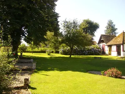 Jardin de l'établissement Manoir de la Vente de Rouville