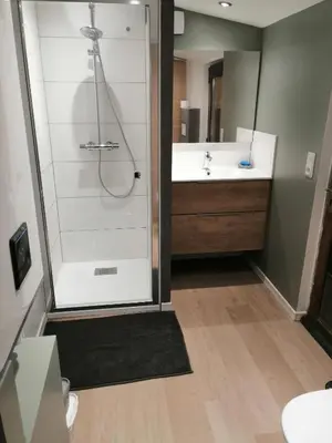 Salle de bains dans l'établissement Le cabanon
