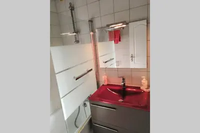 Cuisine ou kitchenette dans l'établissement Appartement proche de Paris comme à la maison