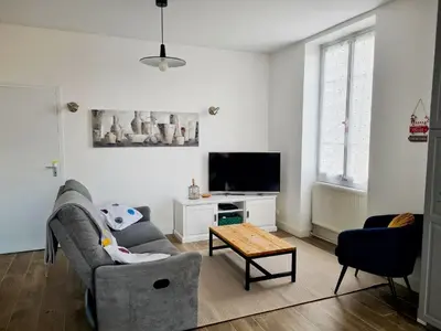 Télévision ou salle de divertissement dans l'établissement Maison tout confort avec jardin - CHANTILLY, SENLIS, PARC ASTERIX, PARIS CDG