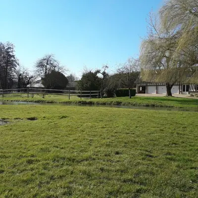 Jardin de l'établissement LES ENFANTS DU MOULIN