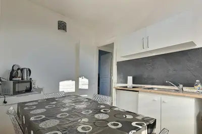 Cuisine ou kitchenette dans l'établissement Le Duplex Amiens Centre
