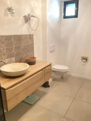 Salle de bains dans l'établissement Villa Nymphea